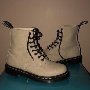 Canvas Dr. Martens!